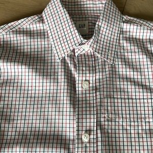 Starched, ironed, and ready to wear Gap Kids boys dress shirt. Size 10.